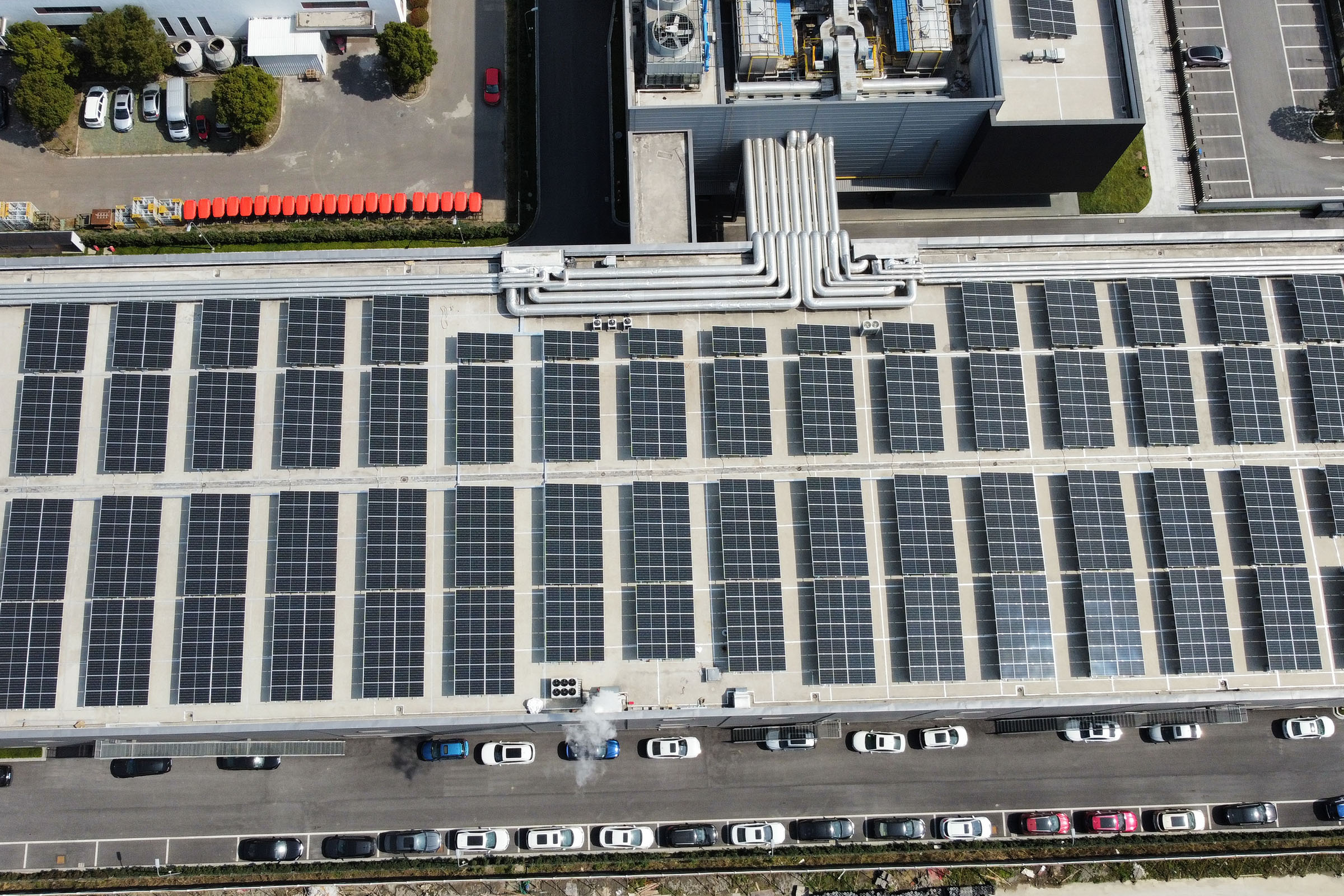 工业发电用光伏：大型光伏电站建设与支架选型全指南