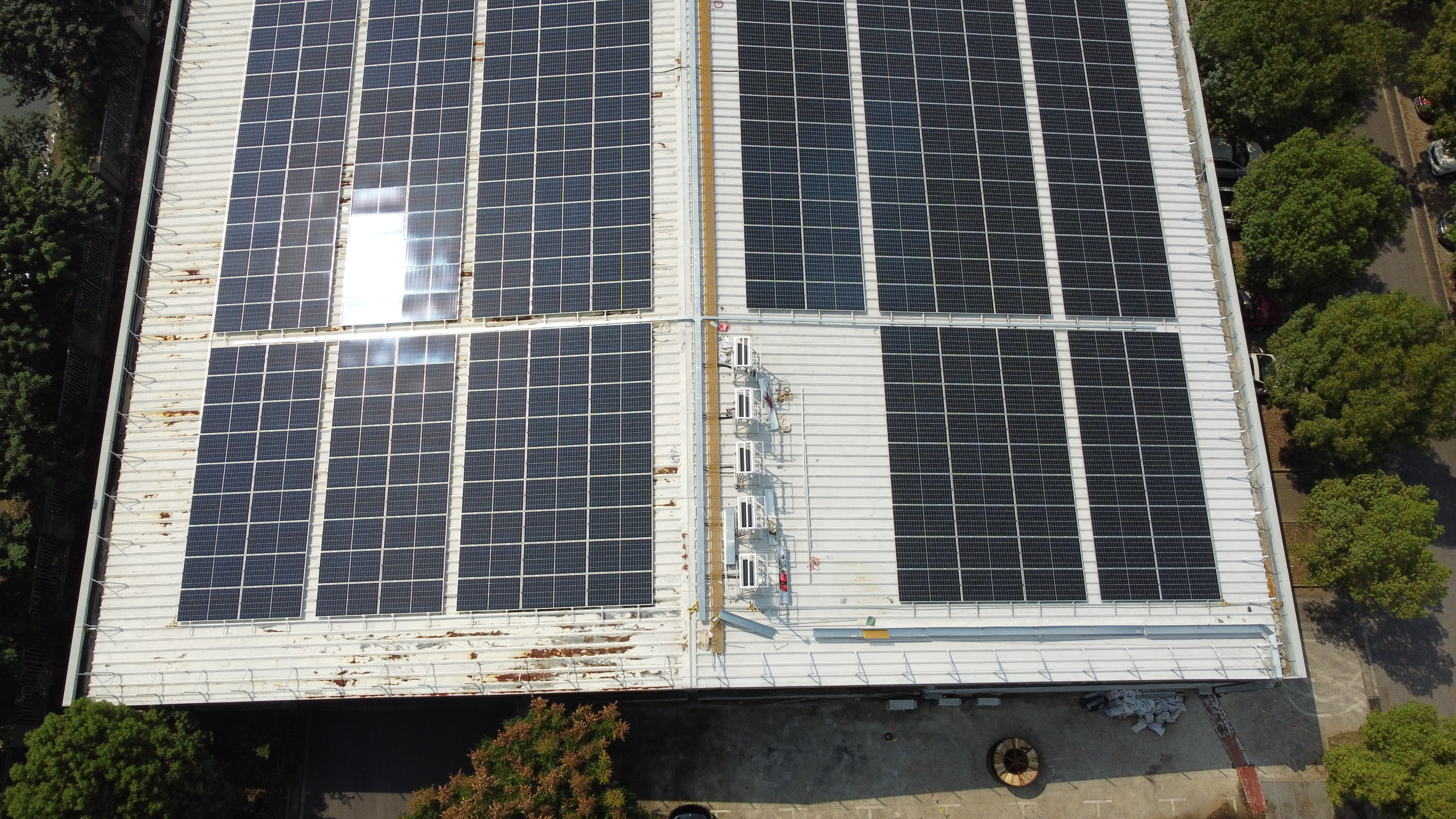 工业用电难题：如何用光伏电站实现稳定发电与节能降耗？