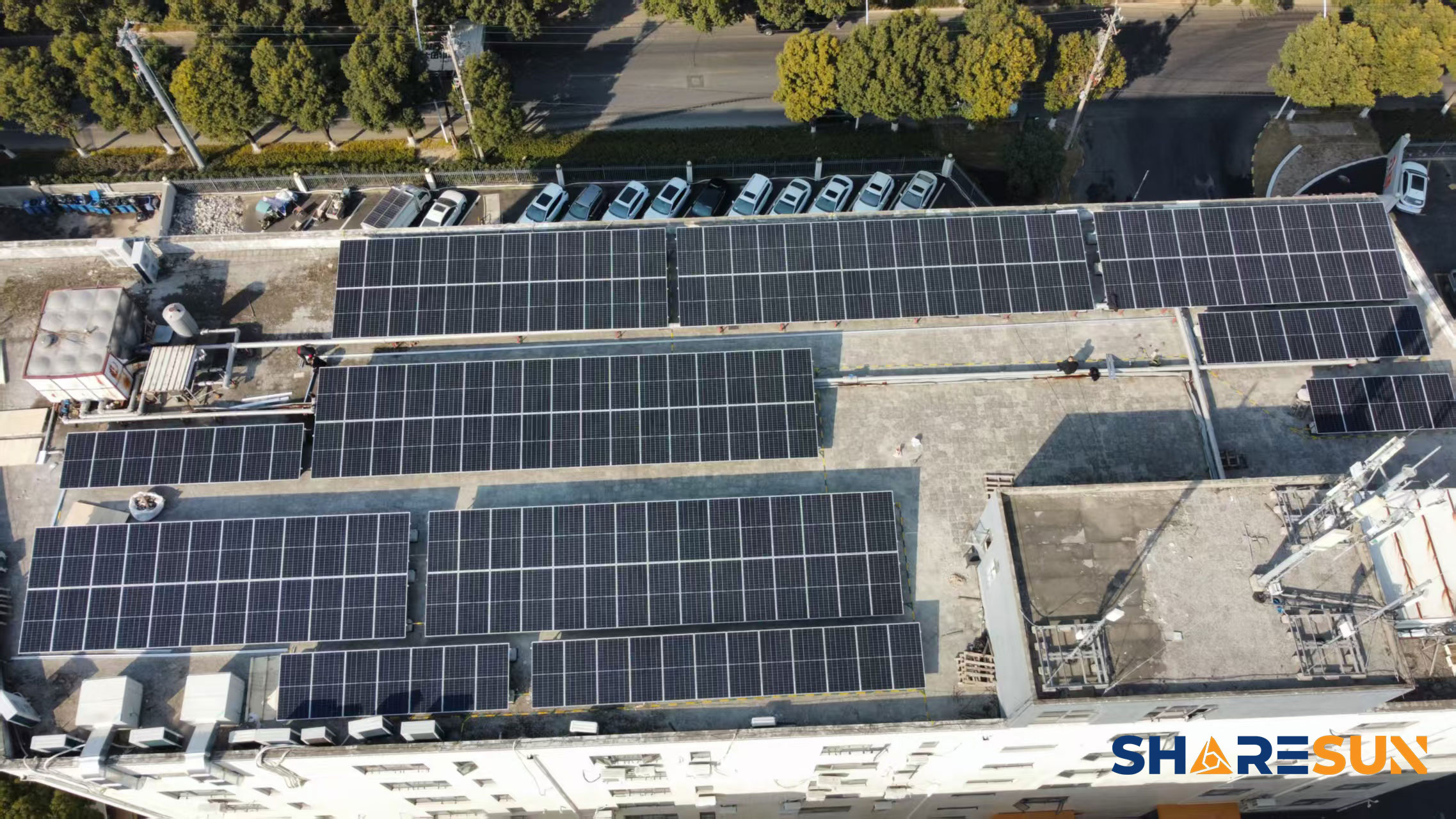 工厂装光伏电站多少钱？投资成本与收益综合分析